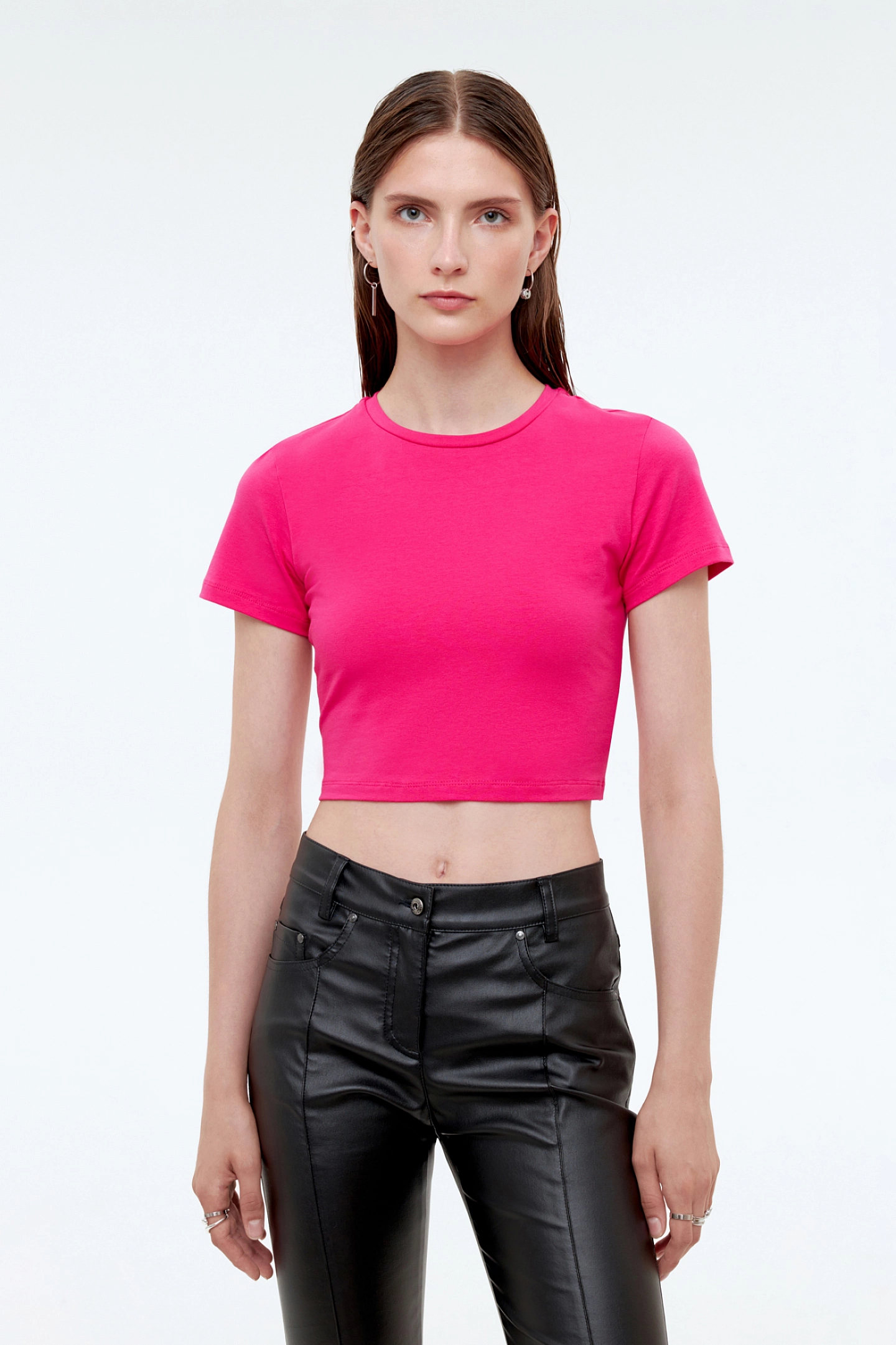 Футболка облегающая короткая