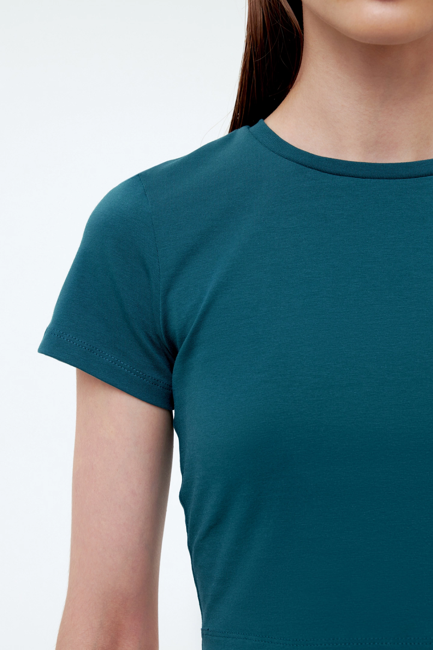 Футболка облегающая короткая