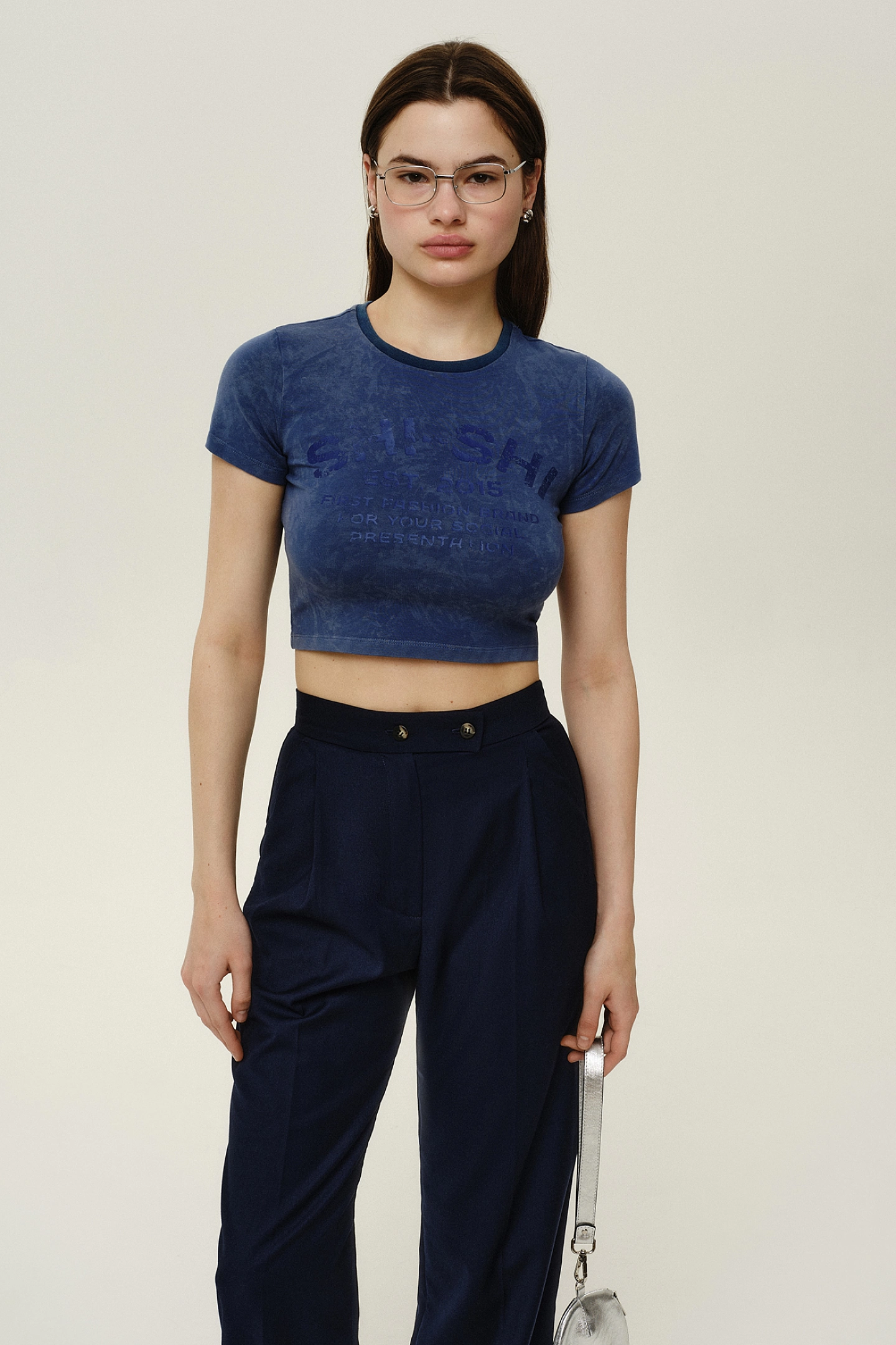 Футболка облегающая короткая