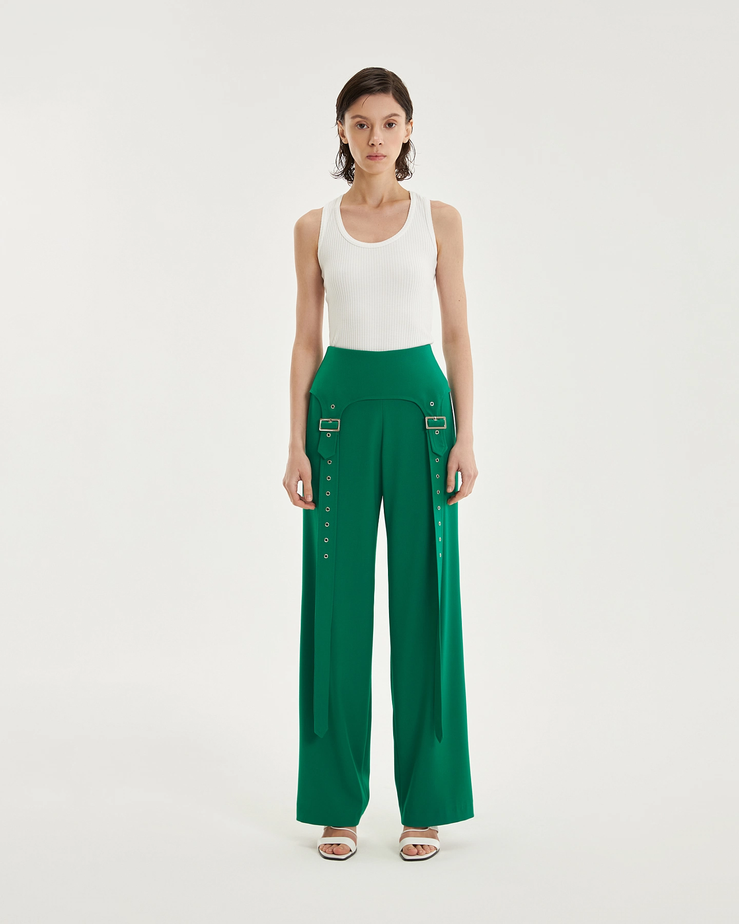 Брюки с хлястами