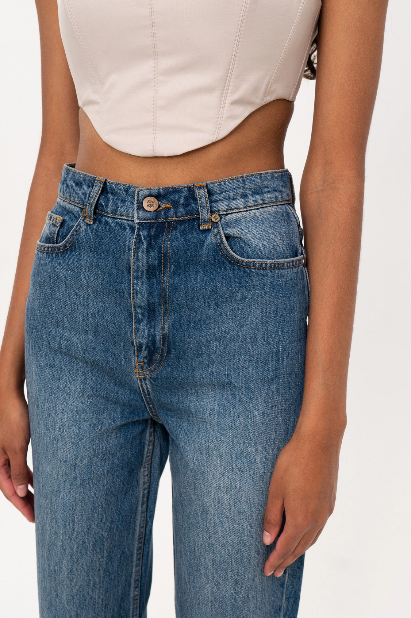 Джинсы прямого кроя