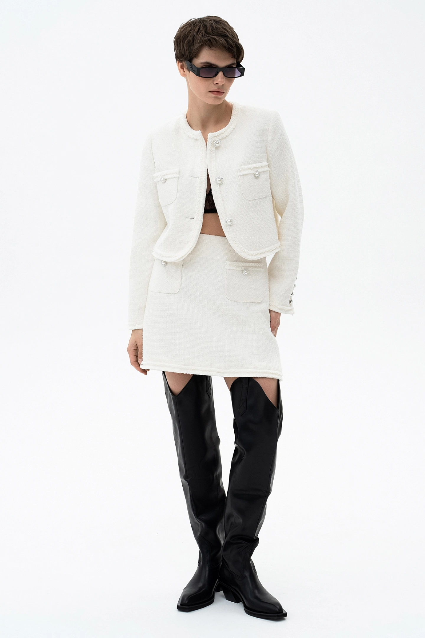 Жакет короткий и юбка-мини из твида