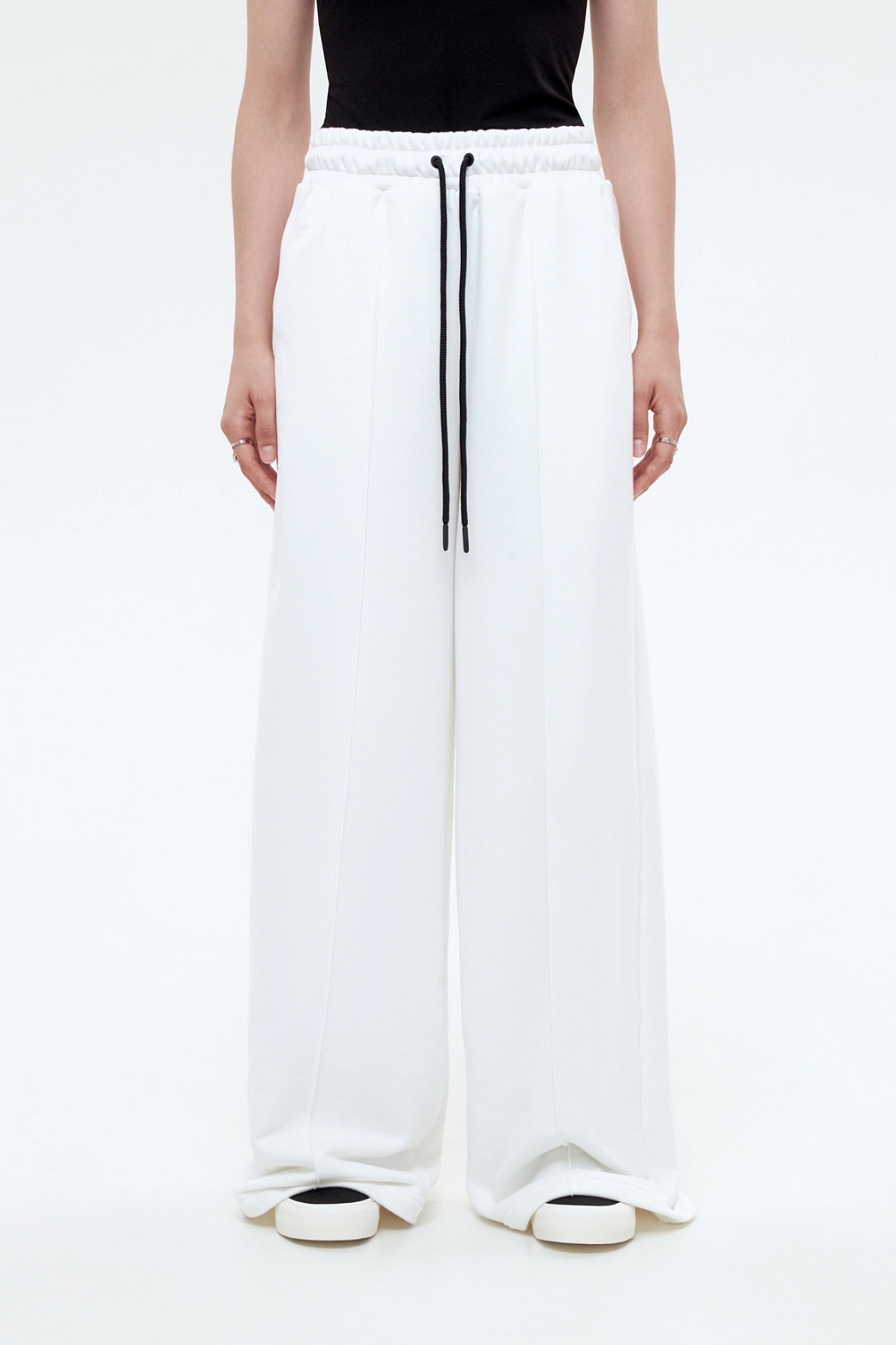 Худи объемный и брюки широкие из трикотажа