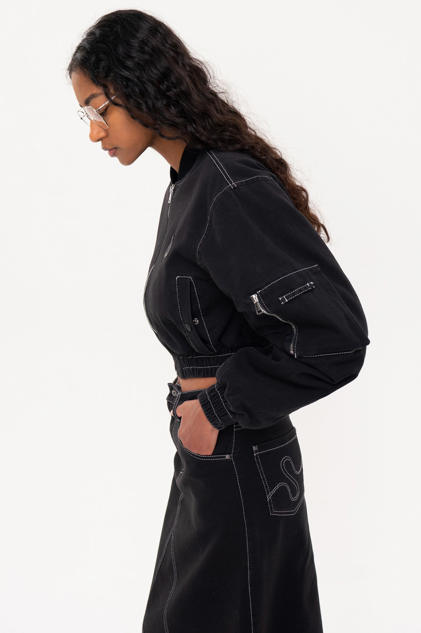 Бомбер короткий с широким рукавом и юбка макси джинсовая