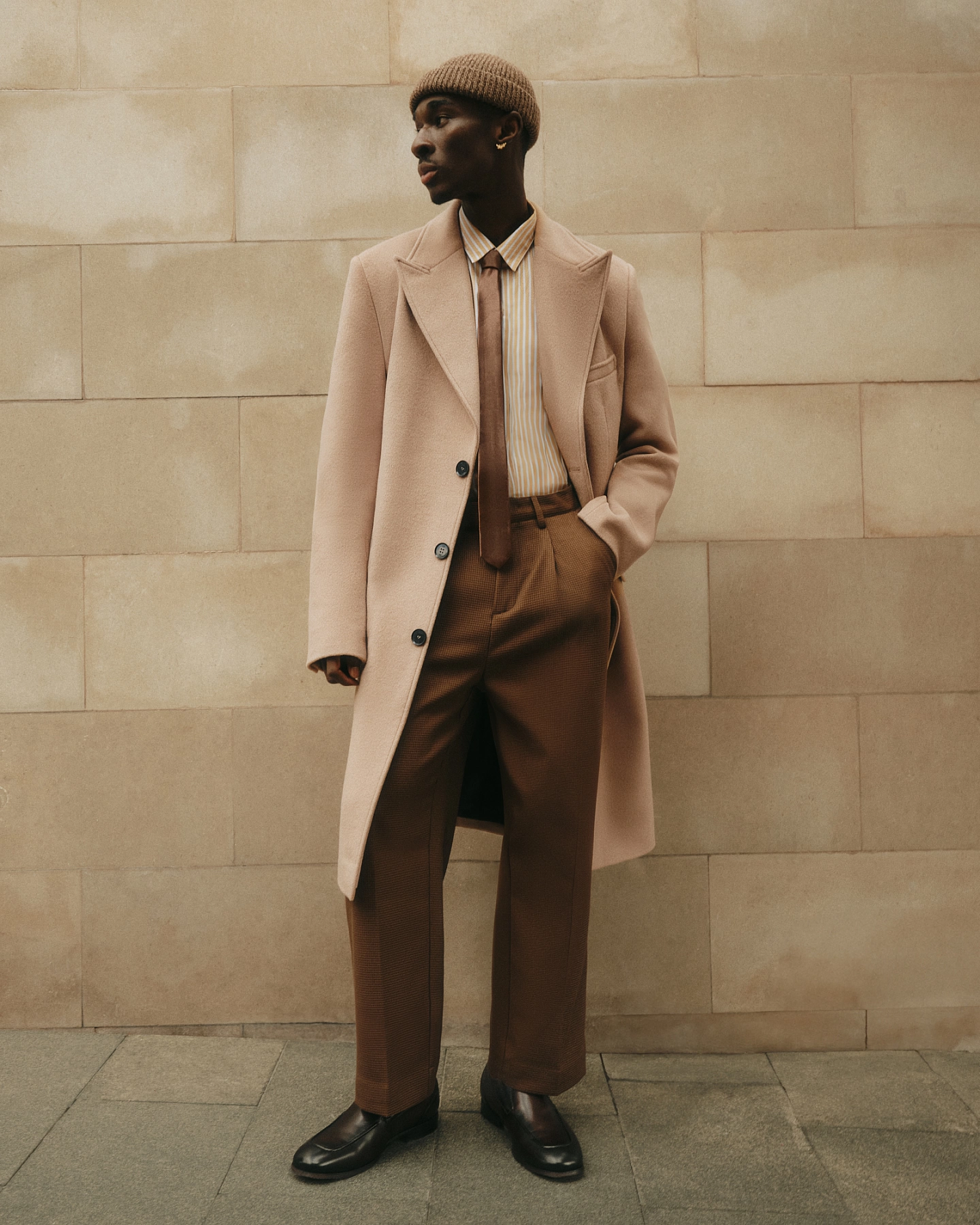 Пальто мужское строгое