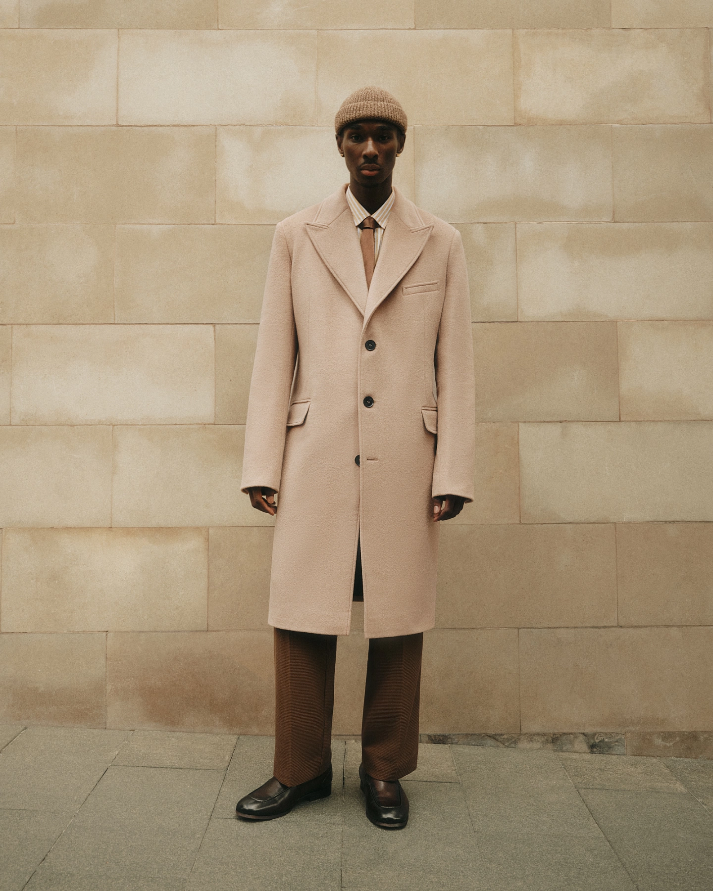 Пальто мужское строгое