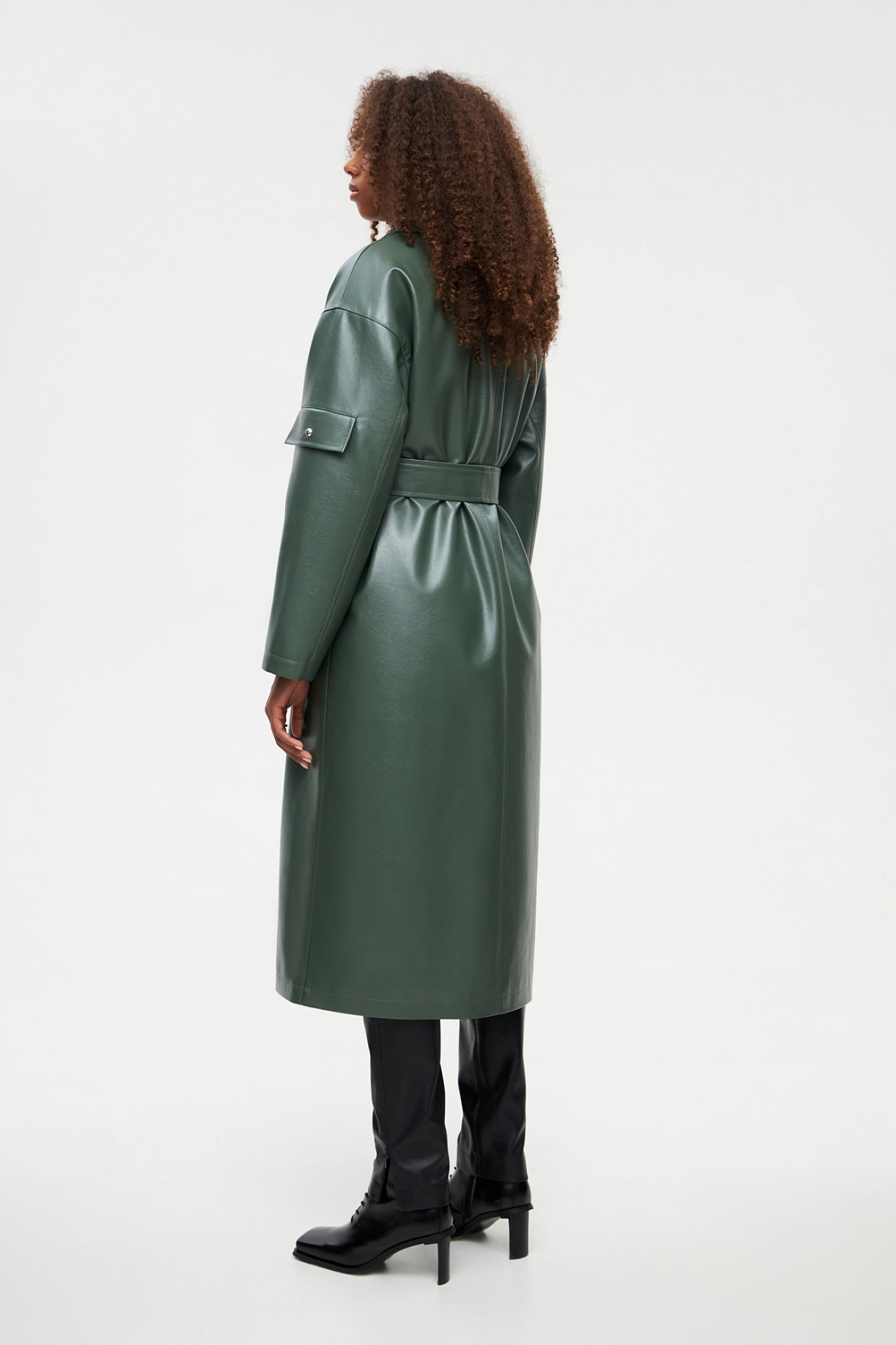 Пальто утеплённое из эко-кожи