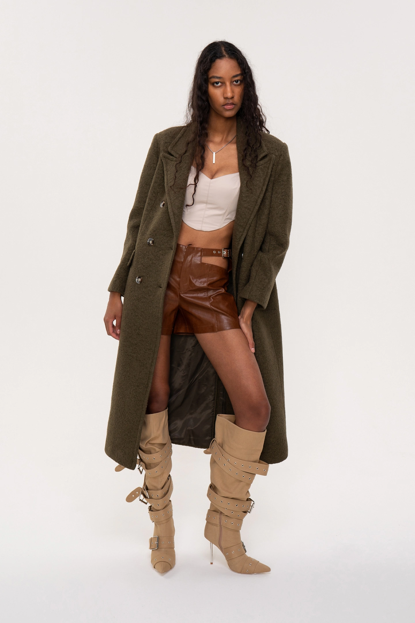 Пальто-бушлат с острыми лацканами