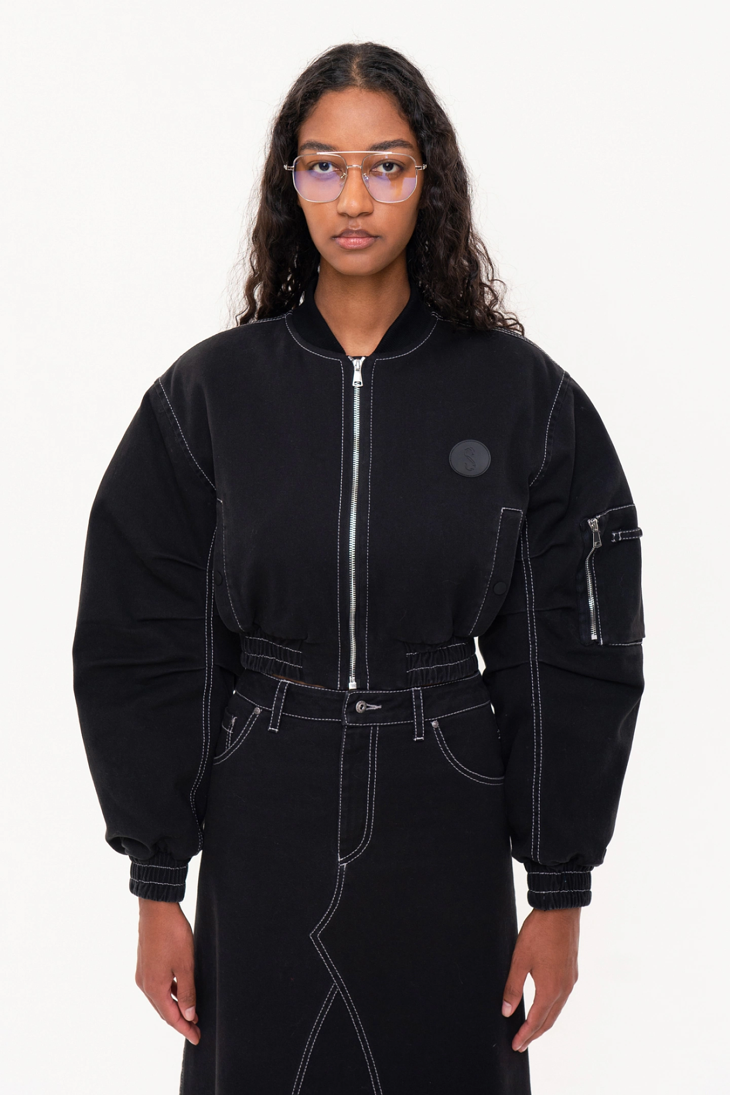 Бомбер короткий с широким рукавом