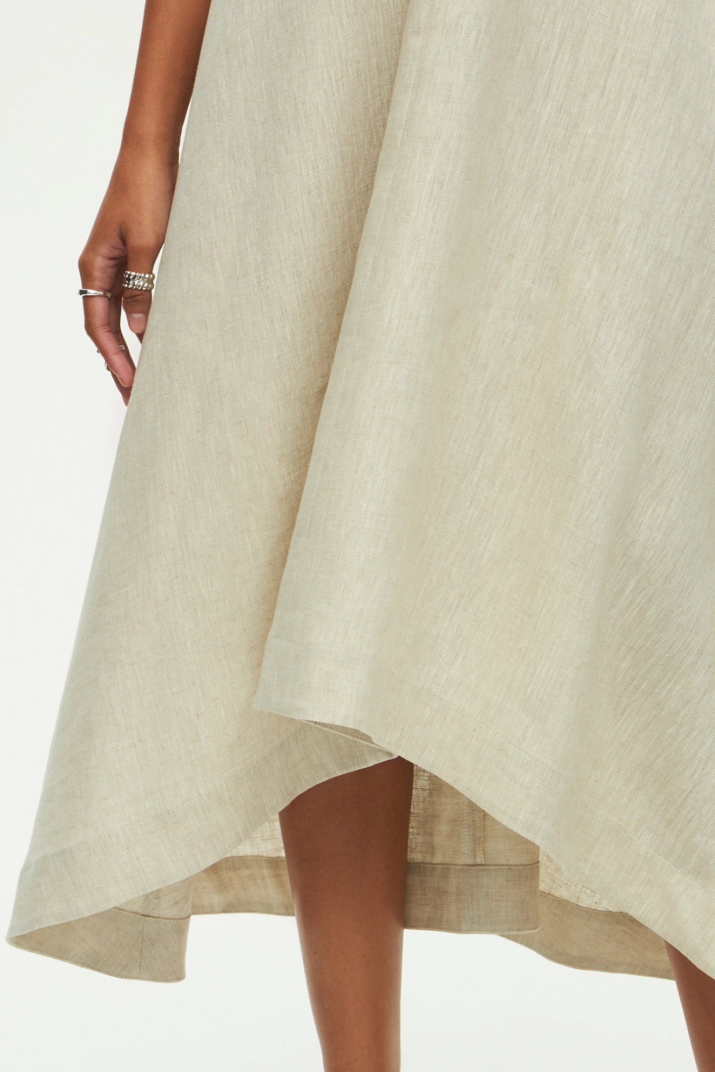 Платье с завышенной талией и широким рукавом